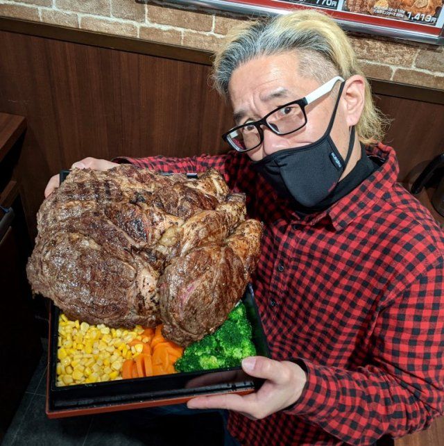 Wouw! Beefsteak Jumbo Seberat 4,5 Kg Ini Harganya Rp 5 Juta