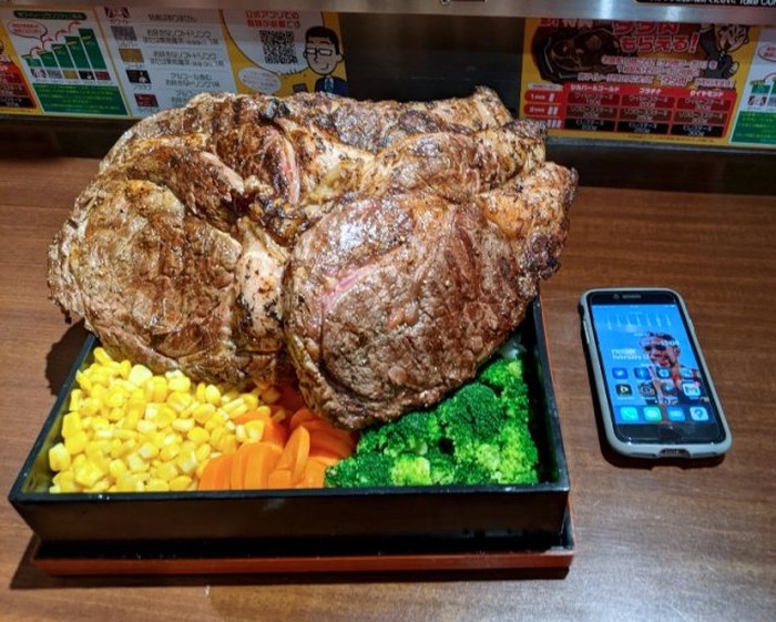 Wouw! Beefsteak Jumbo Seberat 4,5 Kg Ini Harganya Rp 5 Juta