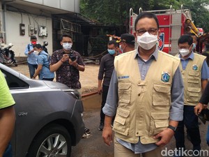 Anies Tinjau Jalan Kemang Raya Jaksel yang Sempat Terendam Banjir