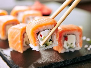 Apa Benar Sushi Tergolong Makanan Sehat? Ini Penjelasan Ahli Gizi