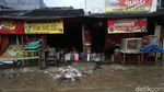 Banjir Surut, Perumahan Pondok Gede Permai Terbalut Lumpur