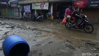 Aktivitas warga berangsur normal.