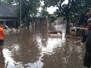 BPBD DKI: 49 RT Masih Terendam Banjir, 5 Orang Meninggal