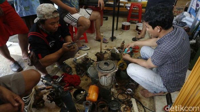 Berkah Jasa Servis Pompa Air Usai Banjir Gegara banjir, banyak pompa air yang rusak. Hal itu membawa berkah tersendiri bagi jasa servis pompa air.