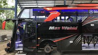 Mas Wahid mengungkapkan bahwa bus keduanya ini menggunakan sasis Mercedes-Benz OH1626 yang sudah dilengkapi dengan Air Suspension agar memberikan kenyamanan saat berkendara di jalan. Foto: Ilham Satria Fikriansyah