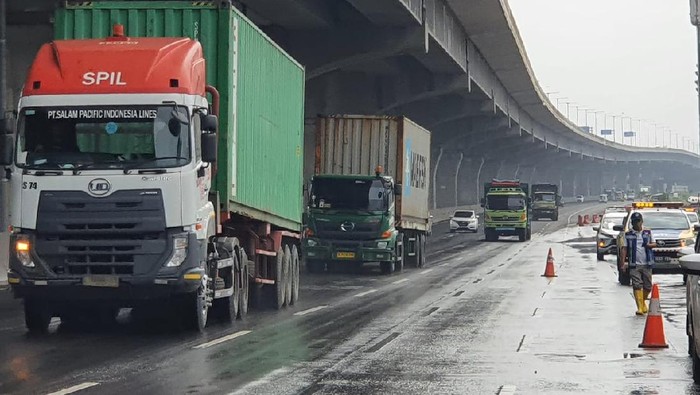Genangan di KM 19 Tol Jakarta-Cikampek sudah surut pagi ini, Minggu (21/2/2021). (Foto: dok. Jasa Marga)