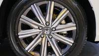 Velg berukuran 17 inci dengan desain baru dengan 10 palang. Foto: Honda Prospect Motor