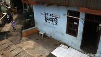 Menurut warga sebelum ada tanggul, air sering masuk ke permukiman warga.