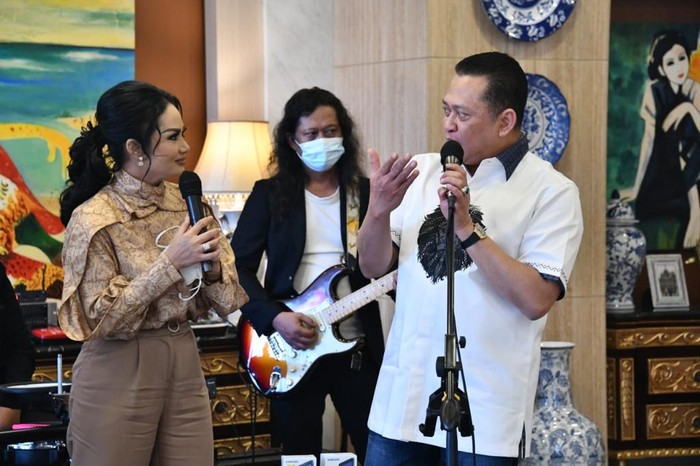 Ketua MPR RI Bambang Soesatyo kembali mengadakan acara give away Sosialisasi 4 Pilar MPR RI putaran ke-19.