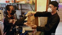Wakil Wali Kota Bandung Yana Mulyana sebelumnya mengatakan, gerakan ini sudah dilakukan di dua pasar yakni Pasar Kosambi dan Pasar Cihapit.