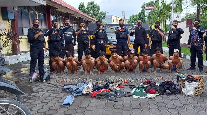Polisi Bubarkan Tawuran di Makassar, 9 Pemuda Diamankan (Foto: Istimewa)