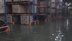 Potret Barang-barang di Minimarket Hanyut Kena Banjir