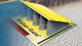 Water-Gate Self-inflating Barrier ini adalah penemuan dari Hydro Response Ltd dari Selandia Baru. Fungsinya adalah tanggul darurat. Water-Gate terbuat dari PVC, mudah dibongkar pasar, digulung dan disambung-sambung. Ketika air banjir datang, tekanan air ini mendorong Water-Gate ini membuka seperti kipas dan terciptalah tanggul. (Hydroresponse)