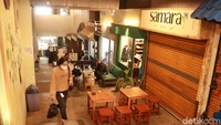 Bertempat di kawasan Pasar Kosambi, The Hallway menyuguhkan puluhan tenant yang menjual beragam produk fashion hingga kuliner yang dibuat oleh milenial Bandung. 