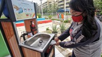 BNI dan Satgas COVID-19 terus mensosialisasikan cara membuang sampah masker yang benar guna mencegah penularan virus COVID-19 melalui limbah medis.