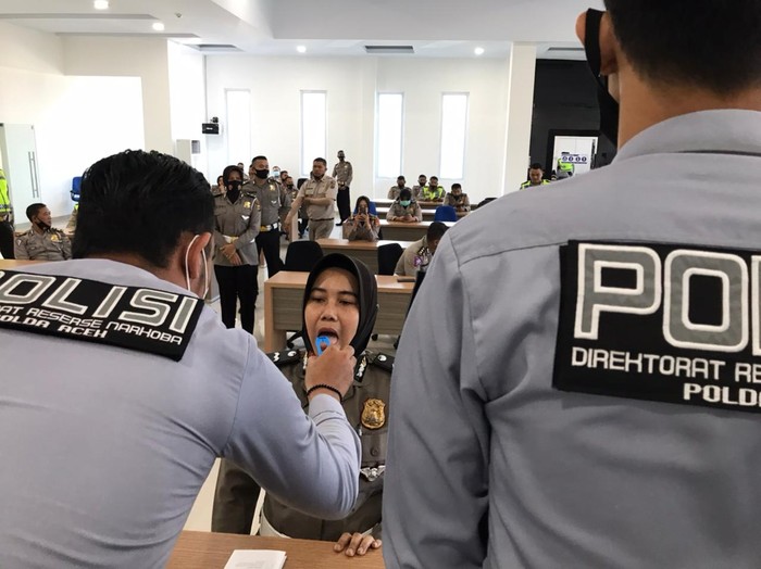 50 personel Ditlantas Polda Aceh menjalani tes narkoba mendadak menggunakan metode drugwipe atau tes air liur (dok Ditlantas Polda Aceh)