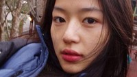 Ia kemudian membintangi judul-judul besar seperti My Love from the Star hingga Legend of the Blue Sea. Foto: Pinterest