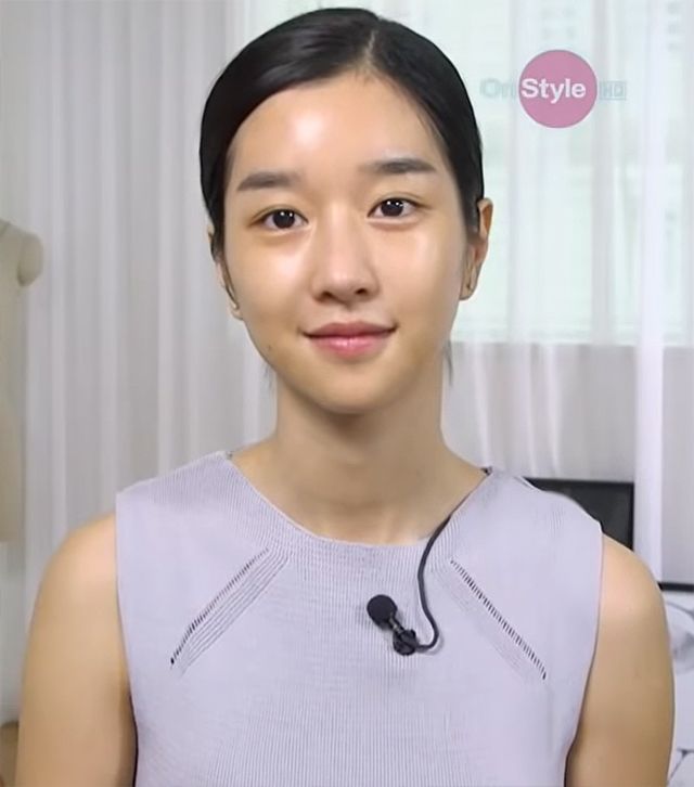 Penampilan artis Korea memukau penonton karena kecantikannya di drama Korea. Ini wajah 10 artis Korea yang cantik alami tanpa makeup dan editan.