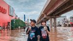 Asyiknya Reza Arap dan Wendy Walters Saat Makan Nasi Uduk dan Sereal