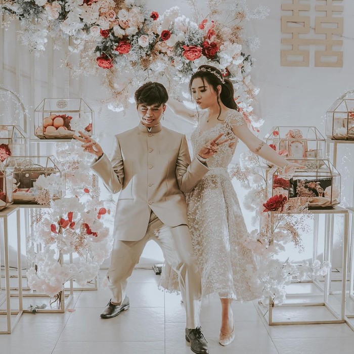 Asyiknya Reza Arap dan Wendy Walters Saat Makan Nasi Uduk dan Sereal