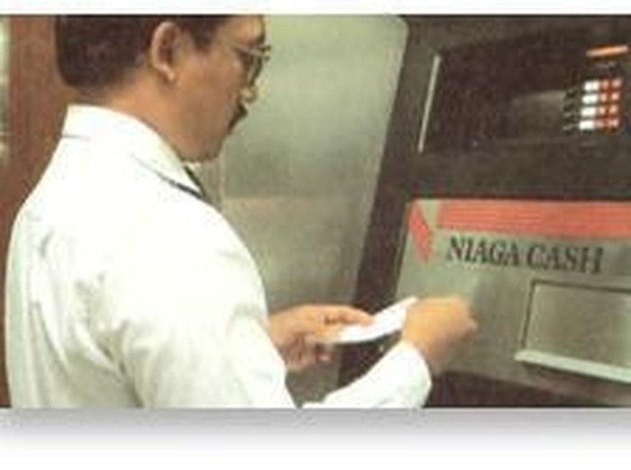 atm pertama