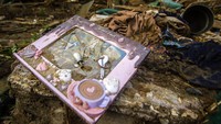Ada sekitar 859 jiwa bermukim di lima dusun di Kecamatan Hantakan, Kabupaten Hulu Sungai Tengah yaitu Dusun Arangani, Rantau Perupuk, Pantai Mangkiling, Bayawana dan Pantai Uang. 