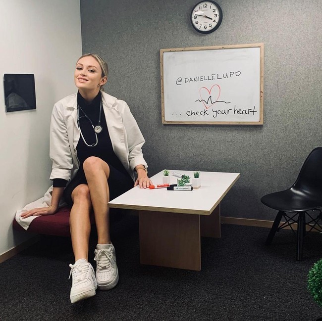 Dengan pakaian tersebut tidak ada yang menyangka aku seorang model, ucapnya. Foto: Instagram