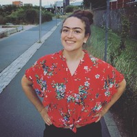 Eldina pun meminta orang-orang yang merasa memiliki perbedaan agar tidak ambil pusing dengan standar kecantikan yang sudah terlanjur terbentuk. Foto: Instagram/ @eldina_jaganjac