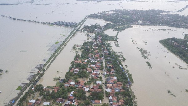Foto Udara Banjir di Kabupaten Bekasi Imbas Tanggul Citarum Jebol