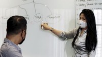 Diketahui, CEO Consulting merupakan sektor usaha utama dari PT Cemerlang Elite Optima yang bergerak di Bidang Jasa Manajemen Konsultan. Perusahaan yang baru saja berdiri kurang dari satu tahun ini telah menjalankan beberapa projek nasional and internasional serta bekerjasama dengan institusi-institusi pendidikan di dalam dan luar negeri untuk business research. Foto: Istimewa. Diketahui, CEO Consulting merupakan sektor usaha utama dari PT Cemerlang Elite Optima yang bergerak di Bidang Jasa Manajemen Konsultan. Perusahaan yang baru saja berdiri kurang dari satu tahun ini telah menjalankan beberapa projek nasional and internasional serta bekerjasama dengan institusi-institusi pendidikan di dalam dan luar negeri untuk business research. Foto: Istimewa.