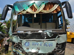 Sopir Bus Kecelakaan Maut Tewaskan 9 Orang di Tebing Tinggi Serahkan Diri