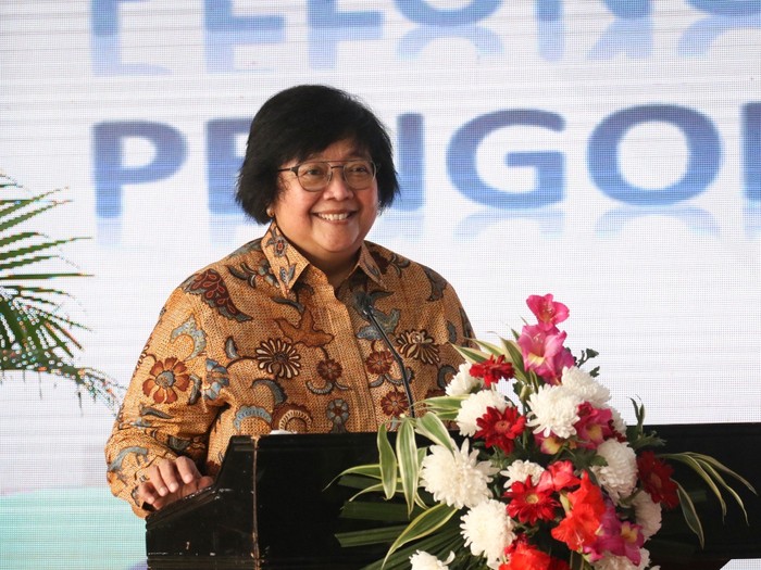 Menteri Lingkungan Hidup dan Kehutanan Siti Nurbaya