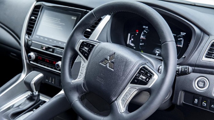 Mitsubishi Pajero Sport Dakar Ultimate 4x4