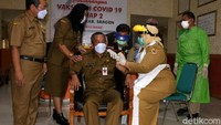 Yuni mengaku mengajukan diri untuk menjadi vaksinator dalam vaksinasi Corona tahap kedua ini. Yuni berharap dengan keikutsertaannya menyuntikkan vaksin Corona bisa meninggalkan kesan bagi para ASN di Sragen.