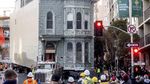 Momen Unik Pemindahan Rumah di San Francisco