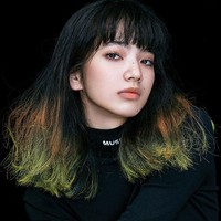 Artis Jepang Nana Komatsu hangat diperbicangkan netizen Korea. Wajahnya disebut kombinasi Lisa BLACKPINK dan bintang drama Korea Start Up, Suzy. Foto: dok. Dazed