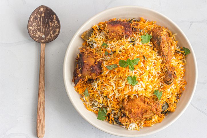 Penistaan! Nasi Biryani Ini Diberi Topping Buah Strawberry