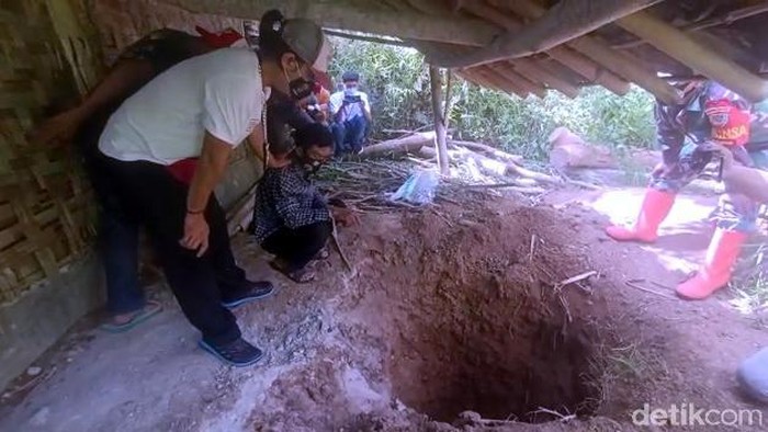 Olah TKP pembunuhan di Sukabumi.