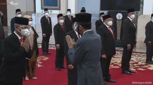 Pelantikan Dewas dan Direksi BPJS Kesehatan dan BPJS Ketenagakerjaan Masa Jabatan 2021-2026. (Tangkapan Layar Youtube Sekretariat Presiden)