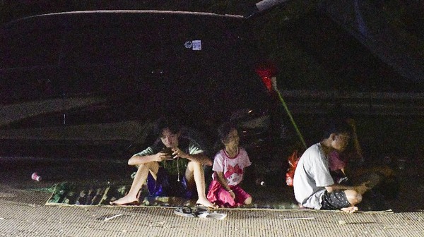 Korban Banjir Mengungsi di Proyek Tol Cibitung-Cilincing