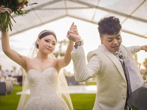 Reza Arap dan Wendy Walters Menikah, Busana Pengantinnya Bikin Salfok