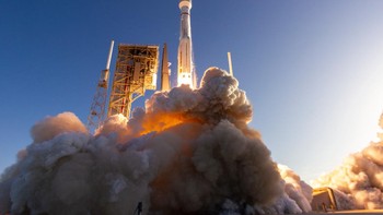 Perseverance dilesatkan 30 Juli 2020 dengan menggunakan roket Atlas V. Ia melesat dari landasan Cape Canaveral Air Force Station, Florida. Foto: NASA