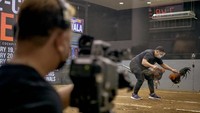 Salah satu warga mengatakan sabung ayam mungkin menjadi hobi bagi orang kaya, namun untuk mereka yang miskin sabung ayam adalah sumber mata pencaharian.