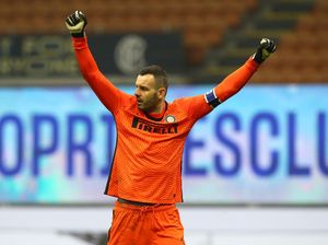 Handanovic Sang Batman Inter Milan Positif Covid-19