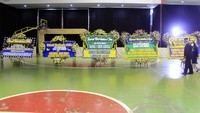 Karangan bunga pun berdatangan dari mantan Menparekraf Wishnutama, Gubernur DKI Jakarta Anies Baswedan dan tokoh publik lainnya. Yudha Maulana/detikcom.