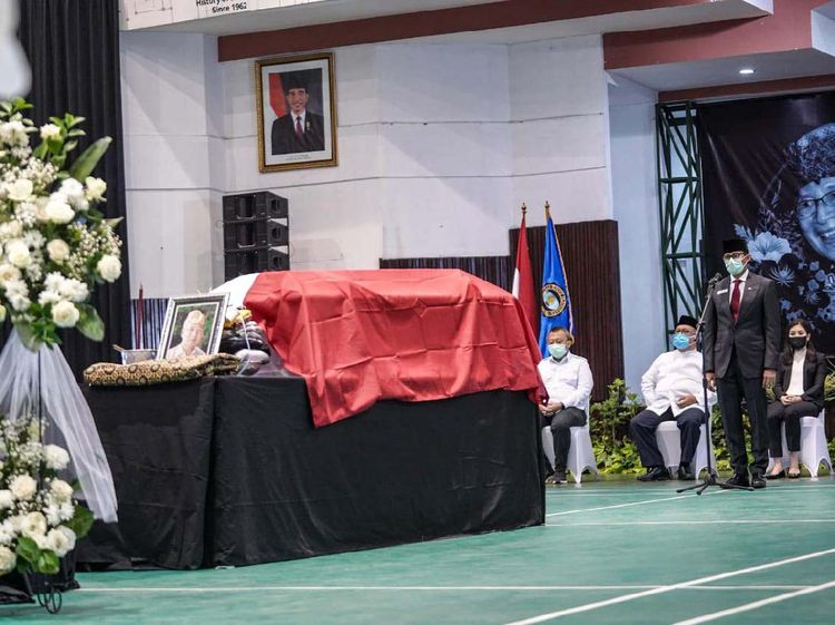 Sandiaga Uno Antar Kepergian Menpar Era Gusdur-Megawati