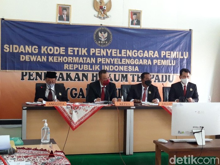 Sidang kode etik DKPP di kantor Bawaslu Boyolali, Senin (22/2/2021).