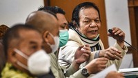 Majelis hakim menunda sidang gugatan praperadilan tersebut dikarenakan pihak pemohon salah mengirimkan surat gugatan, sehingga sidang akan dilanjutkan kembali pada 1 Maret 2021.