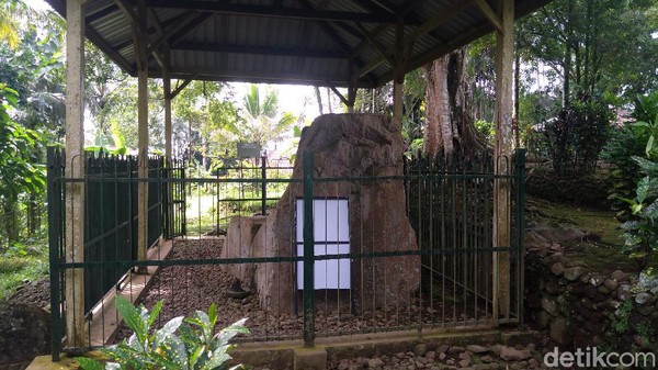 Potret Batu Tulis Cipaku yang Menyimpan Misteri, Jadi Tempat Wisata dan Semedi