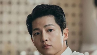 8 Foto Terbaru Song Joong Ki di Drakor Vincenzo, Gantengnya Bikin Meleleh